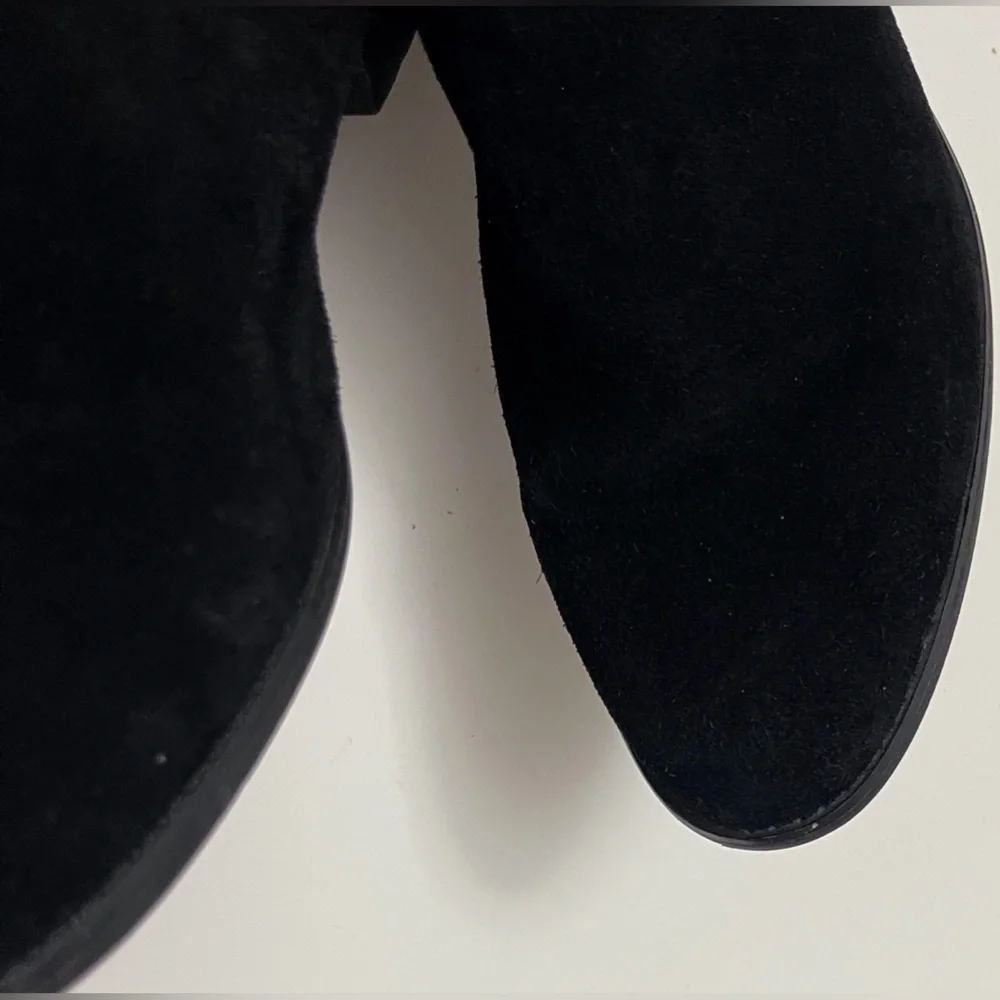 Black suede men's Chelsea boots classic chic preppy work fall office workwear